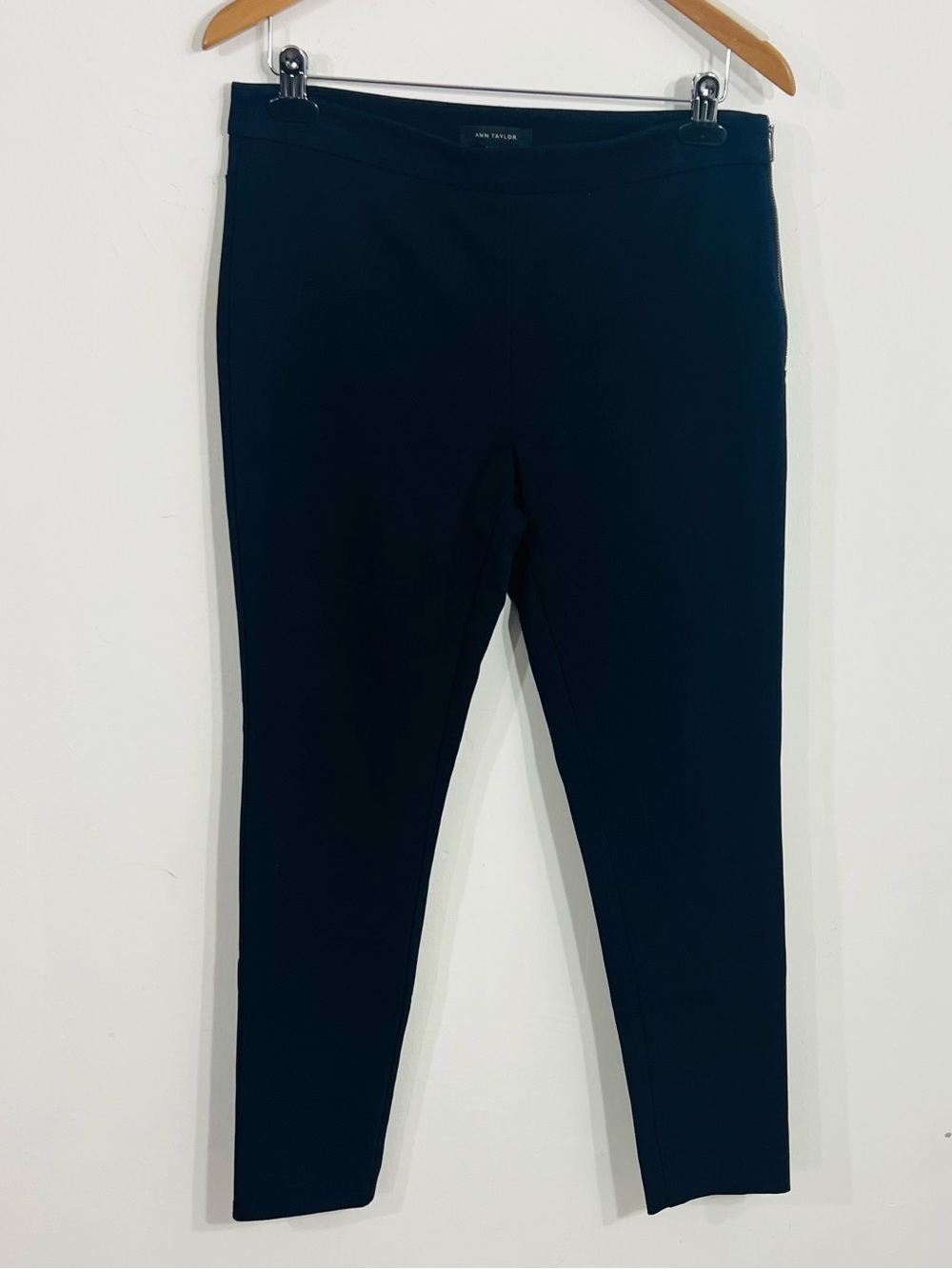 Ann Taylor Skinny Navy Dress Pants Side Zip Flat Front Solid Stretch Size 8